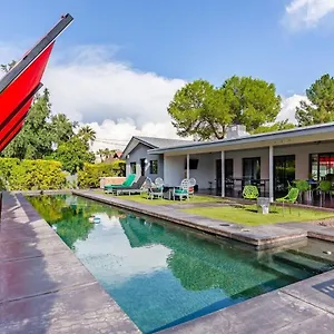 https://vacation-designer-oasis-pool-hot-tub-huge-5-bd-3-5-bh-home.hotelsofphoenix.com