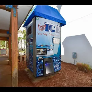 https://family-resort-2br-king-suite-shuttle-pool.hotels-destin.com